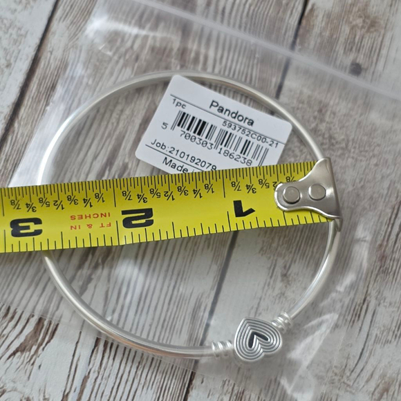 Women's Pandora Bangle Bracelet Silver Heart Charm size 8 - Picture 6 of 6